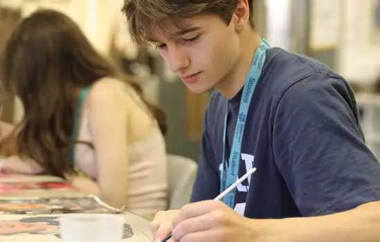 student are fine art class